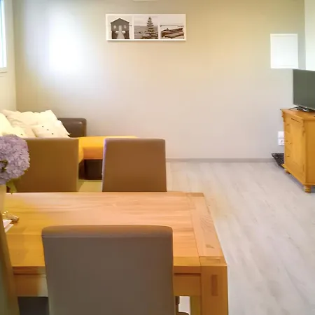 Spacieux A Avec Jardin Clos