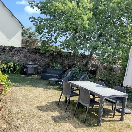 Spacieux A Avec Jardin Clos Apartment
