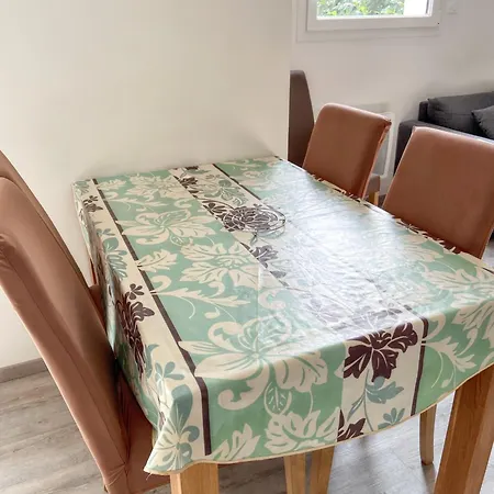 Spacieux A Avec Jardin Clos Apartment *
